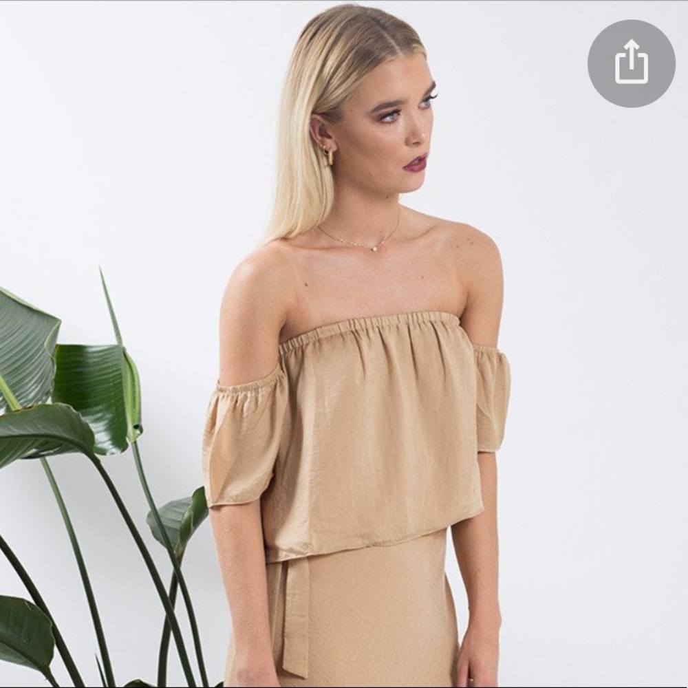 Van de Vort Bella Gold off the shoulder top
